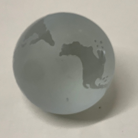 Vintage Silvestri Solid Hand Blown Frosted Glass Spherical Earth World Globe - Picture 9 of 16
